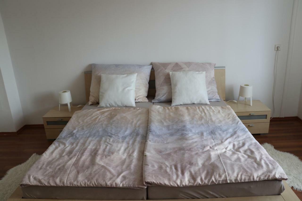 The Lakehouse Villa Neusiedl Am See Wienerstrasse 8 外观 照片