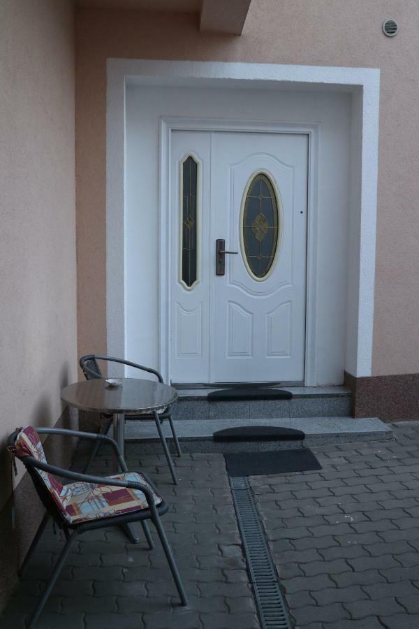 The Lakehouse Villa Neusiedl Am See Wienerstrasse 8 外观 照片