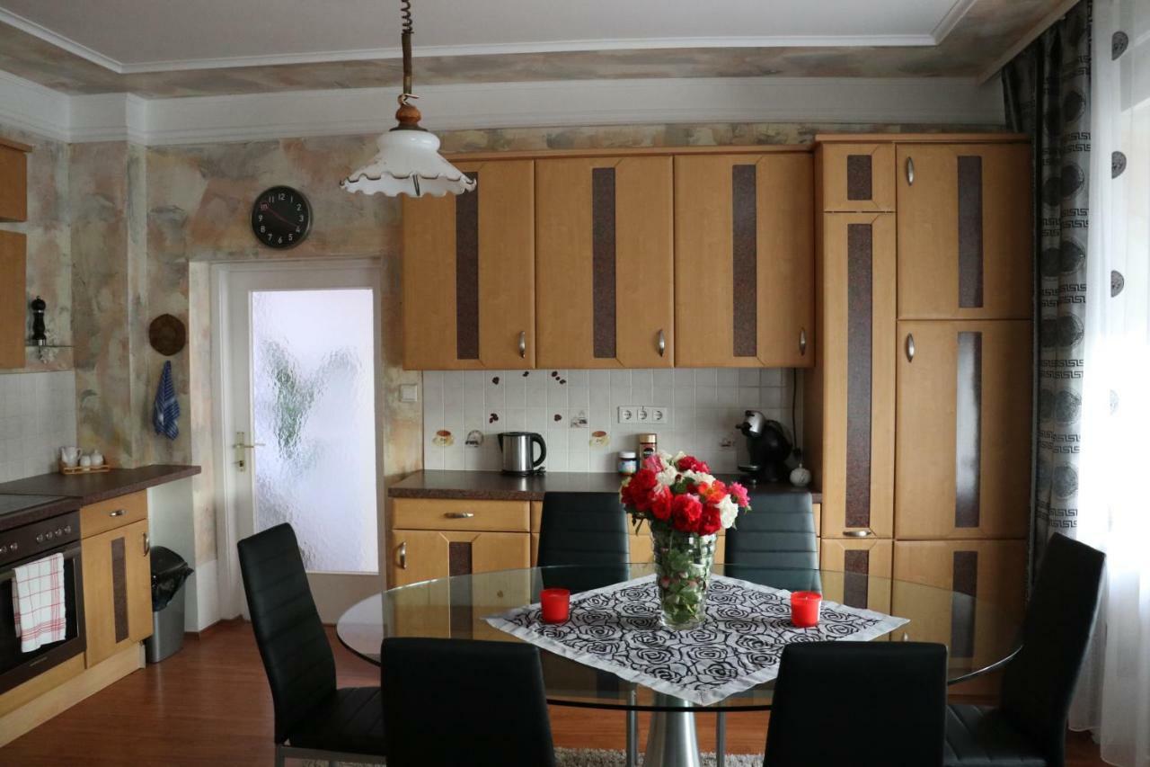The Lakehouse Villa Neusiedl Am See Wienerstrasse 8 外观 照片