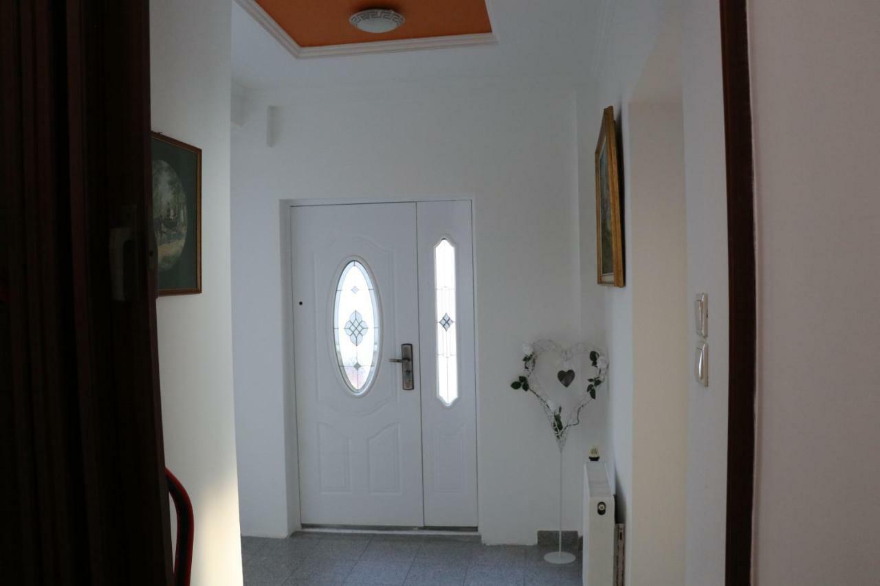 The Lakehouse Villa Neusiedl Am See Wienerstrasse 8 外观 照片