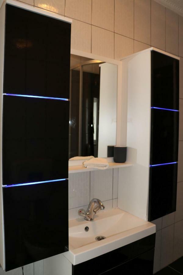 The Lakehouse Villa Neusiedl Am See Wienerstrasse 8 外观 照片