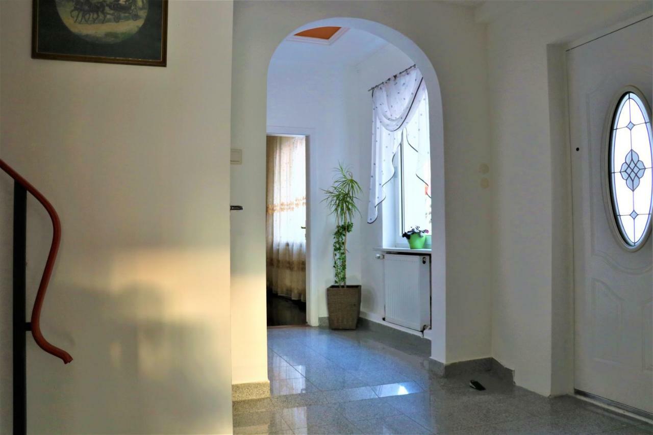 The Lakehouse Villa Neusiedl Am See Wienerstrasse 8 外观 照片